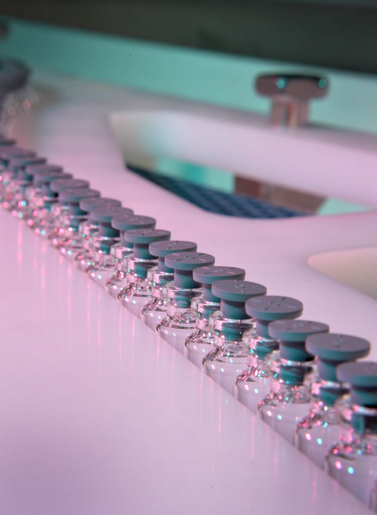 vial-stopper-row